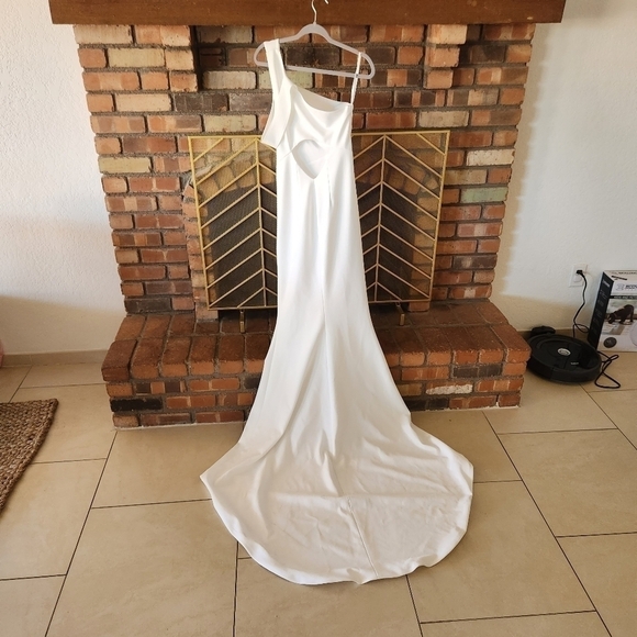 Noel & Jean X Katie May Regal One Shoulder Trumpet Wedding Dress - Picture 8 of 14